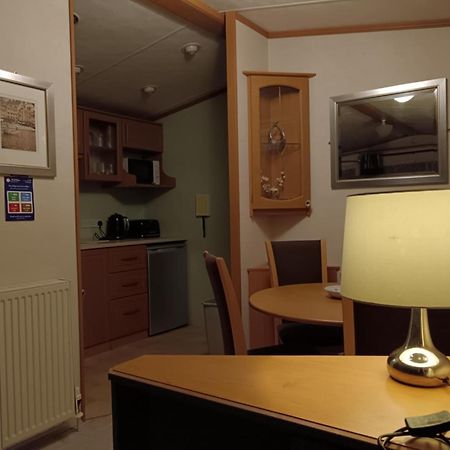 Lovely 3 Bedroom 8 Berth Caravan In 릴 외부 사진