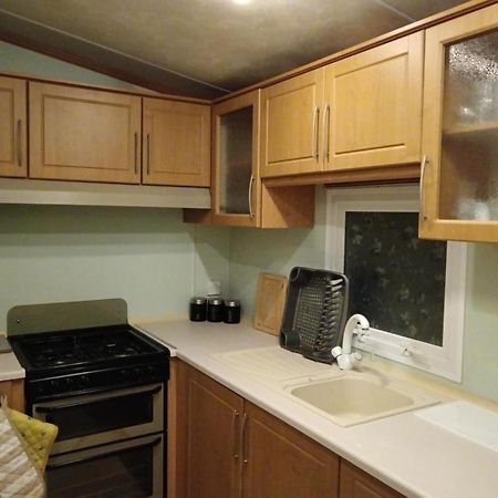 Lovely 3 Bedroom 8 Berth Caravan In 릴 외부 사진