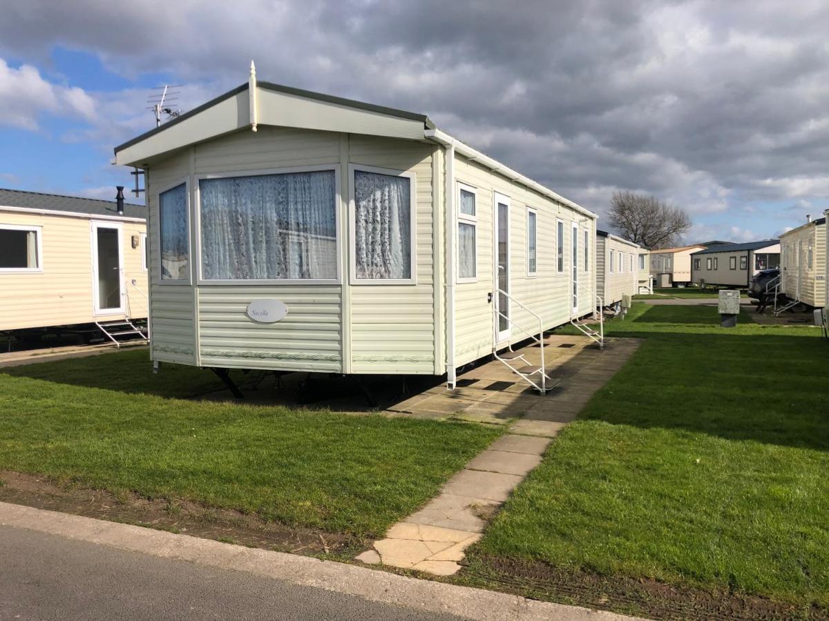 Lovely 3 Bedroom 8 Berth Caravan In 릴 외부 사진