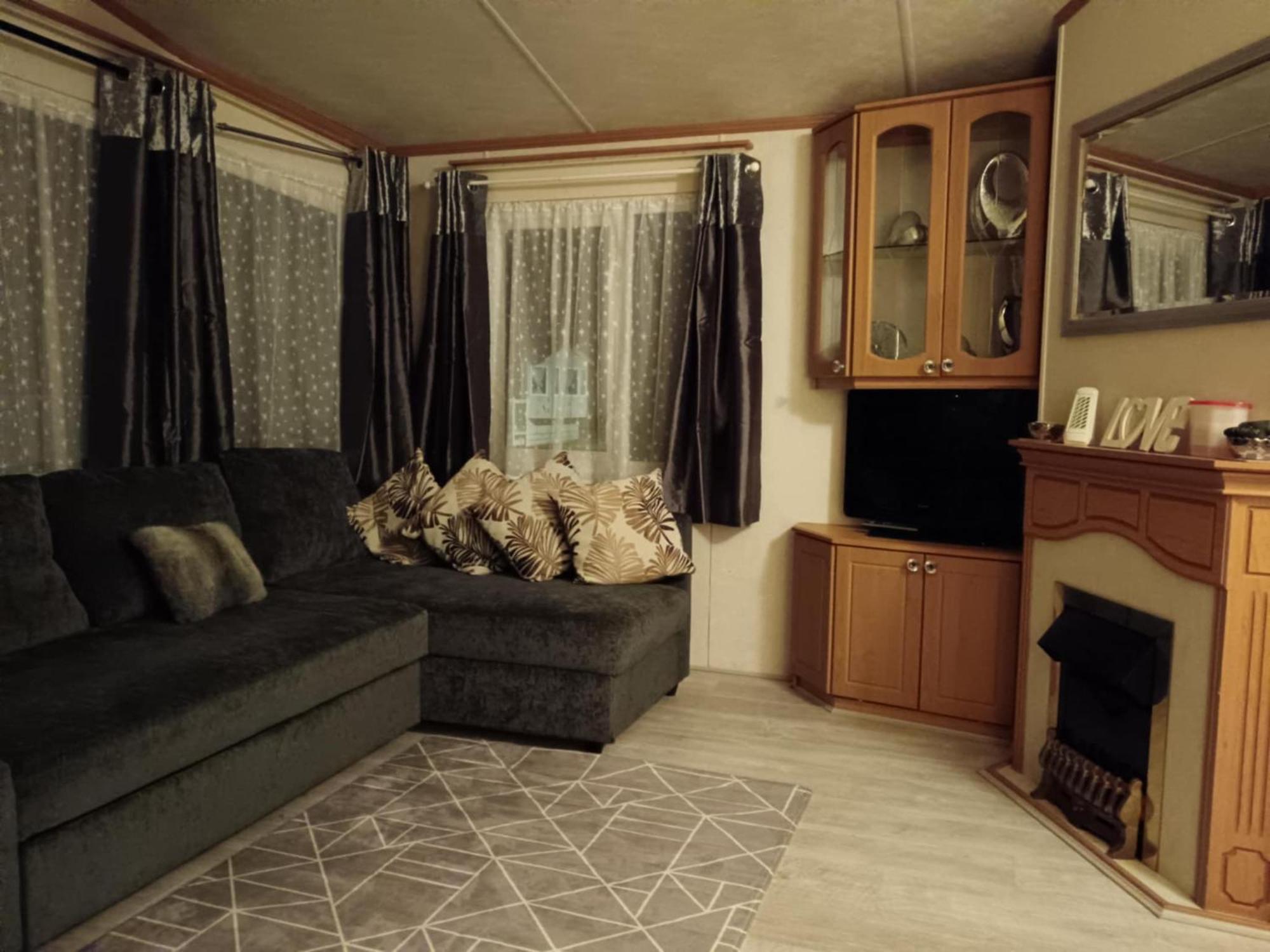 Lovely 3 Bedroom 8 Berth Caravan In 릴 외부 사진